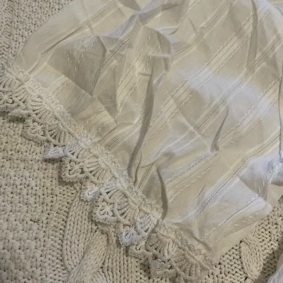 Hayden White Lace Blouse - Picture 4 of 5